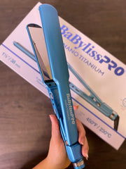 Plancha de Cabello Babyliss Ultra Ligero Nano Titanium 1-1/2" Doble Voltaje - MegaStore