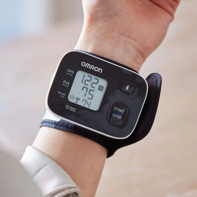 Tensiómetro de Muñeca Omron RS3 Intelli IT –  30 Memorias y App Móvil - MegaStore